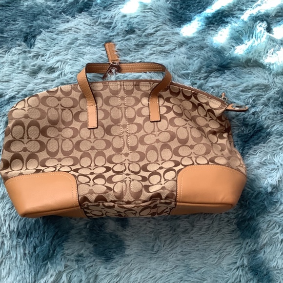 Coach Bag - Picture 2 of 4